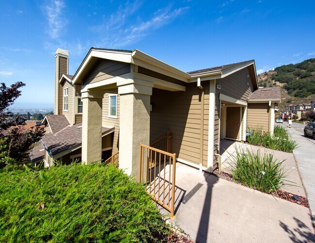 Building Photo - 6491 Bayview Dr