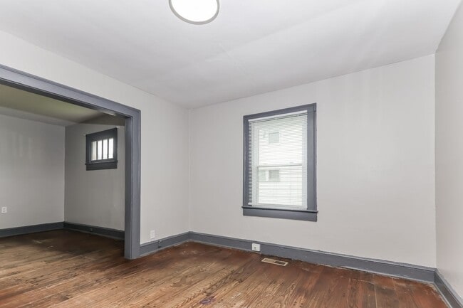 Building Photo - Nice 2 Bed 1 Bath Single Family Home!