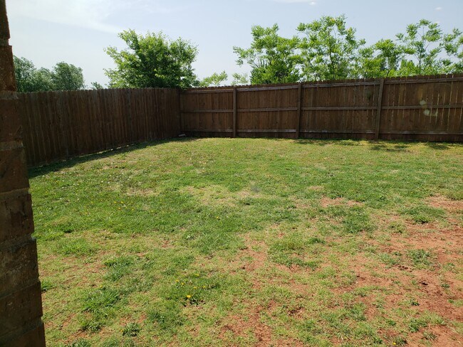 Huge backyard, great for hosting cookouts and playing with children - 1233 Red Rock Drive
