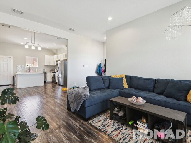 Foto del edificio - 4 Bedroom Single Family Home in Dallas