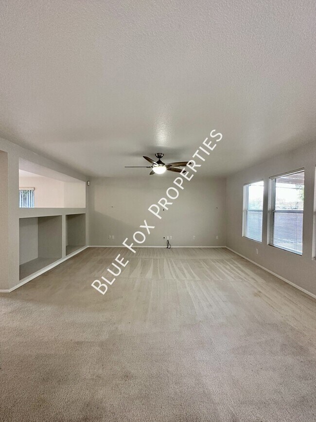 Building Photo - 1082 W Sea Lion Dr