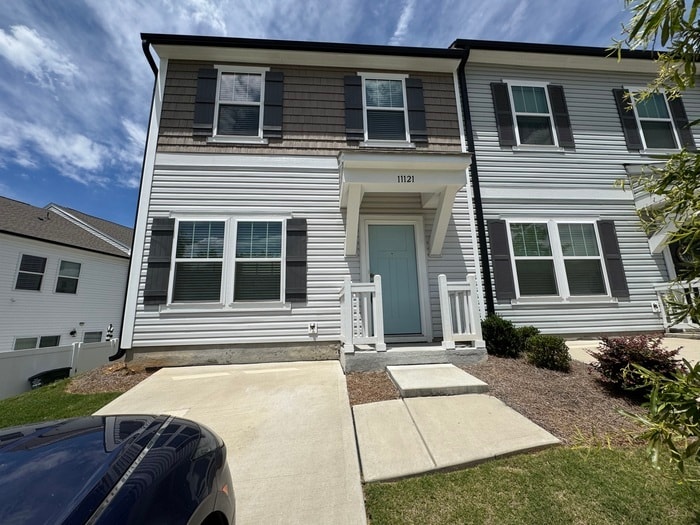 Primary Photo - Three bedroom 2.5 bath townhome