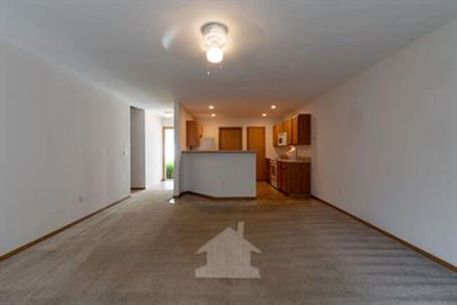 Building Photo - PRE-LEASING! Duplex in Rogersville