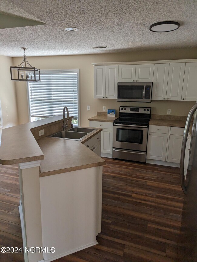 Building Photo - 103 Bay Tree Cir