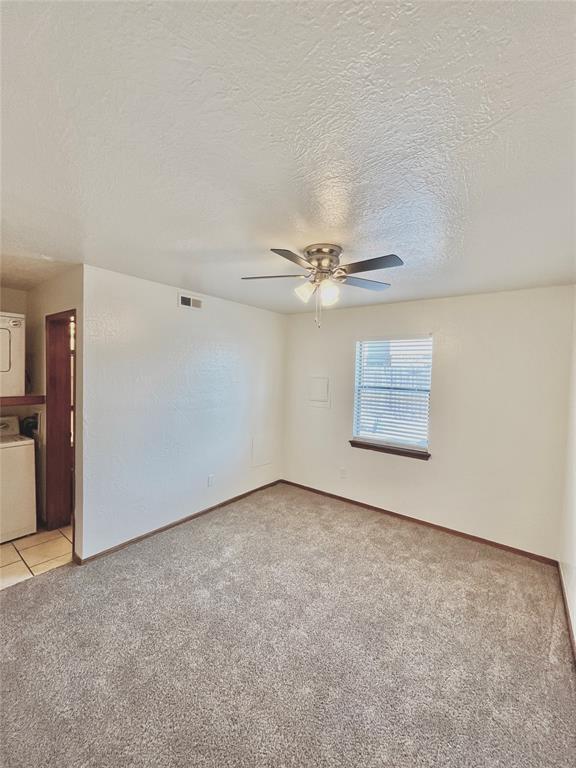 Foto del edificio - 1901 E Lindsey St