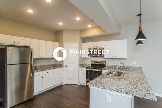 Foto del edificio - 3 Bedroom Pet-Friendly Home in Jeffersonville, IN with Main Street Renewal
