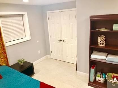 Armario espacioso - 549 45th St NE