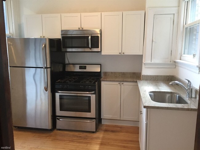 Foto del edificio - 2 br, 1 bath 4plex - 2253 W Cornelia Ave # W2