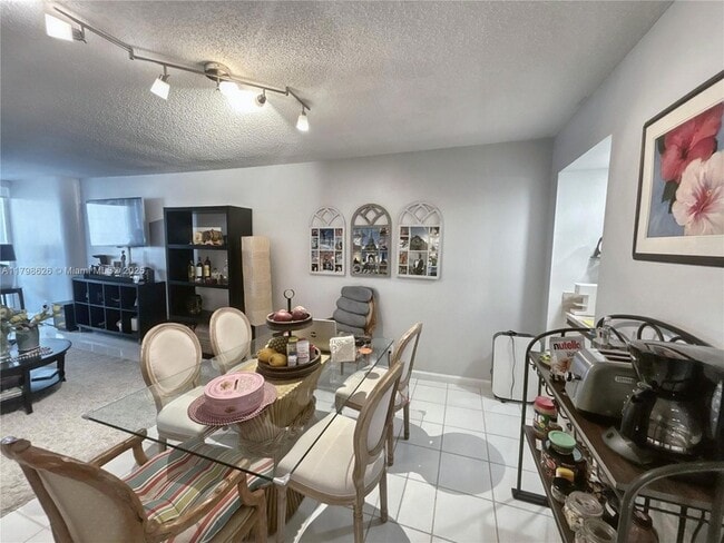 Building Photo - 1717 N Bayshore Dr