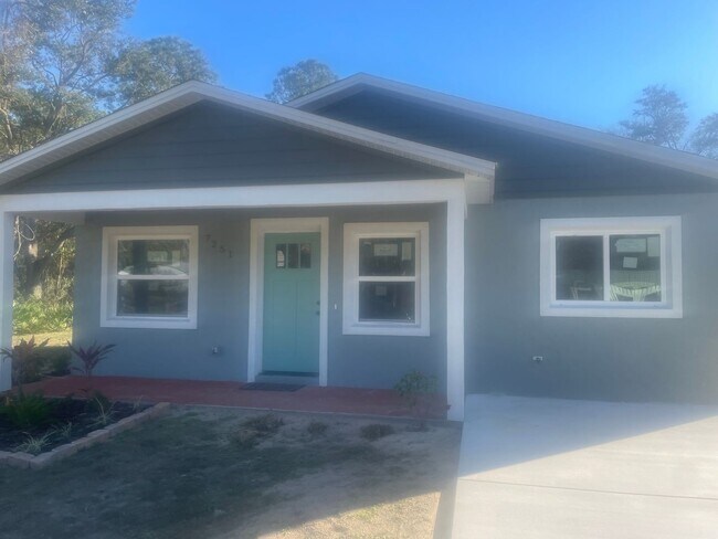 Foto del edificio - Charming 2BR House in Webster