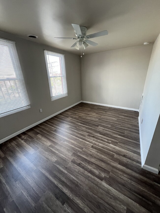 Foto del edificio - 1BD / 1BA Renovated Apartment in Baltimore.