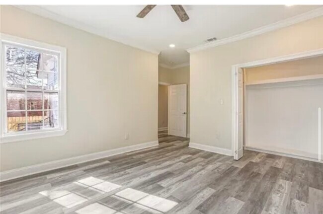 Building Photo - 2503 Mazant St