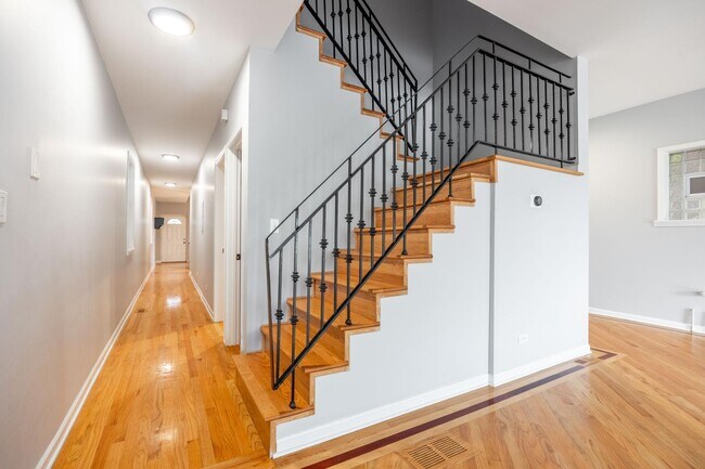 Foto del edificio - 1327 W Walton St