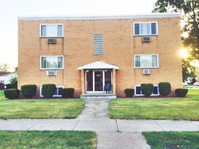 Primary Photo - 6084 Ridge Rd