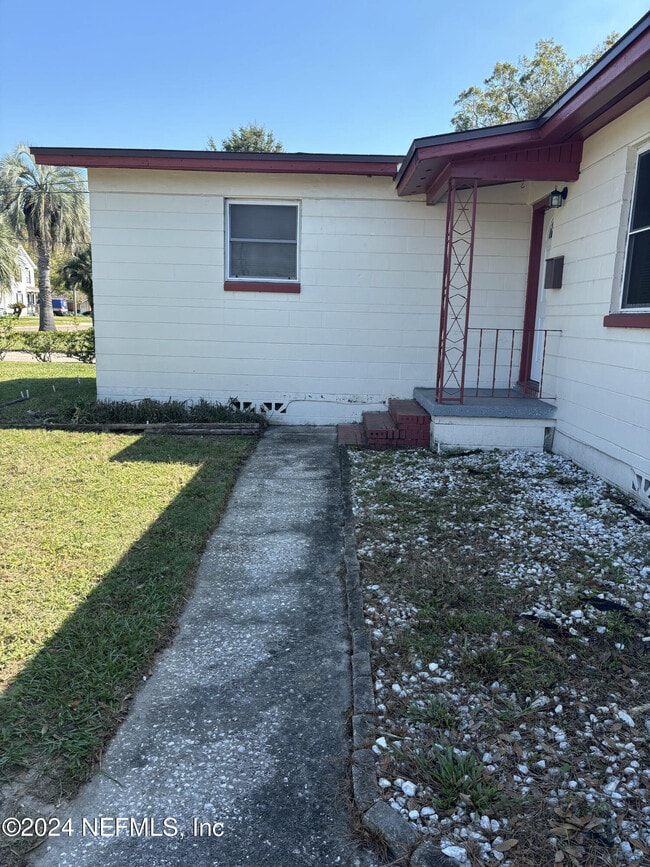 Building Photo - 7218 Sandhurst Rd S