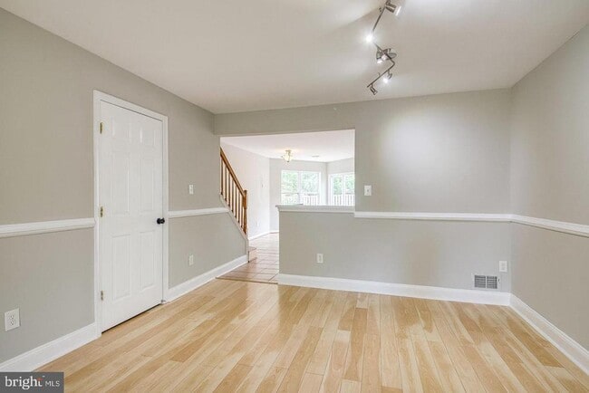 Foto del edificio - 13600 Rumsey Ct