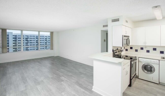 Enjoy a open concept layout with ample natural light - Flamingo South Beach