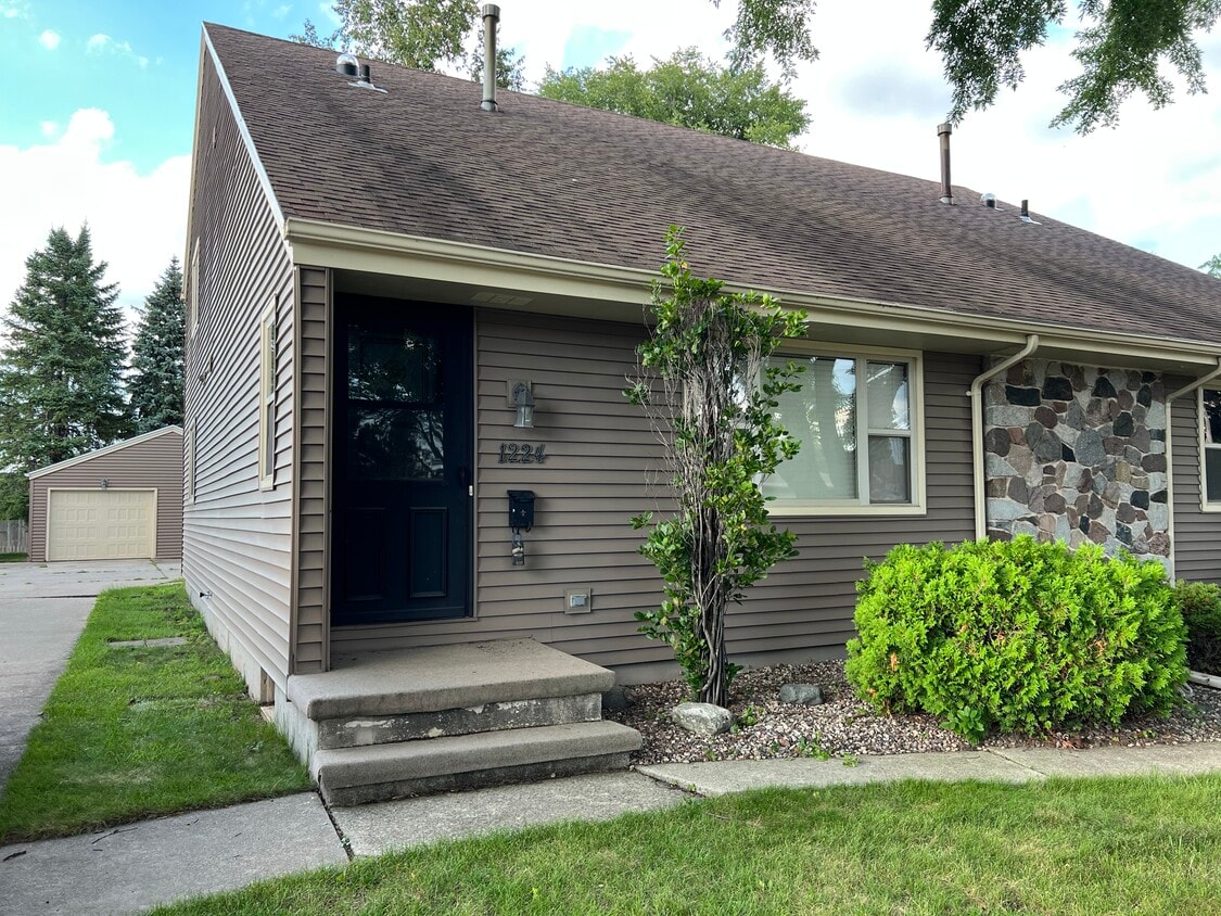 1224 E Longview Dr Unit 1224, Appleton, WI 54911 Condo for Rent in