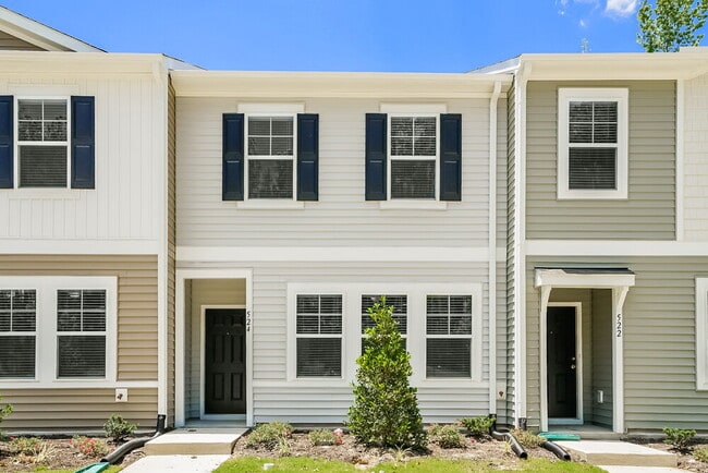 Building Photo - 524 Landing View Dr