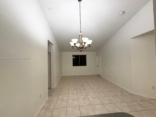 Building Photo - 6676 SW 115th Ct