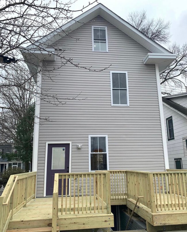 Photo - 612 Raleigh Pl SE House