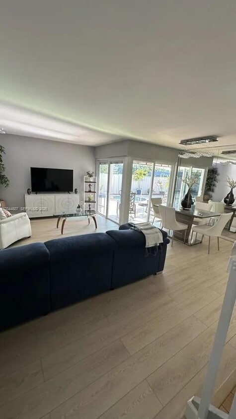 Southwest 70th Lane, Miami, FL 33183 - 3 BR 2.5 BA townhouse - Southwest 70th Lane, Miami, FL 33183 - 3 BR 2.5 BA townhouse