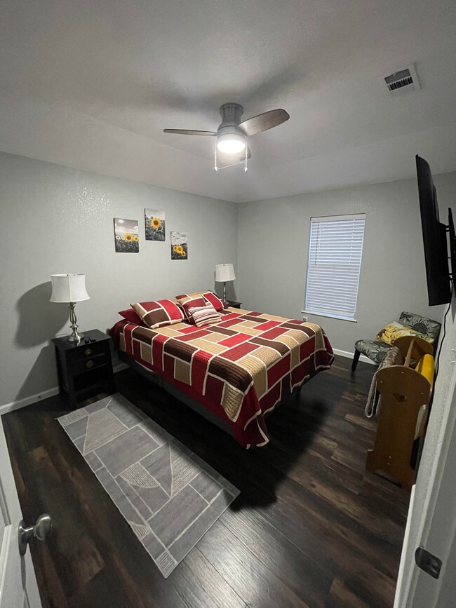 Foto del edificio - 610 Turley Dr