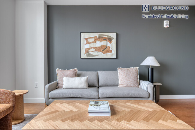 Foto del edificio - 311 W Illinois St