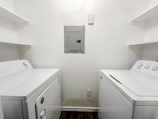 Foto del edificio - 6225 Saratoga Blvd