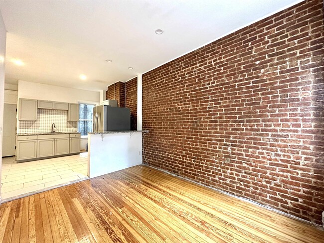 Foto del edificio - 938 West Side Ave