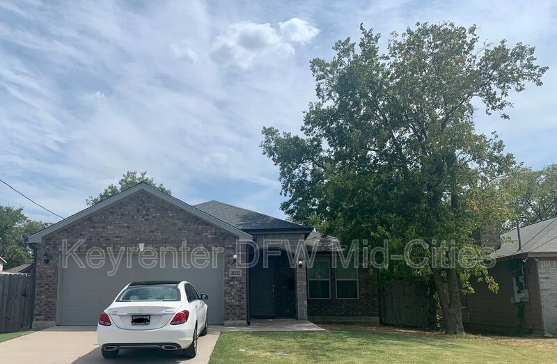 Photo - 3532 Toronto Street