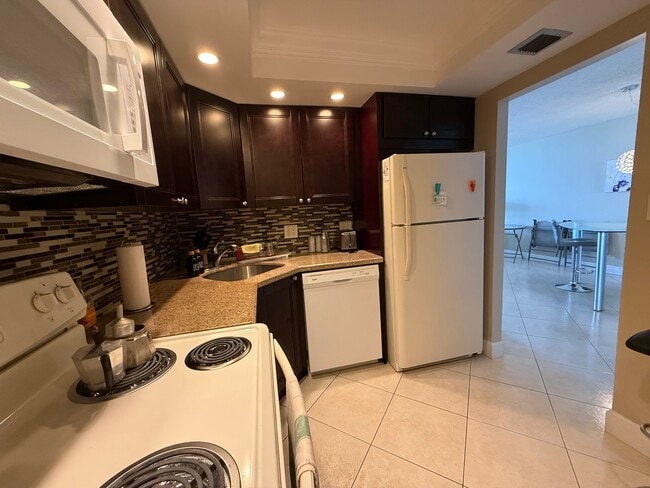 Foto del edificio - 101 Briny Ave