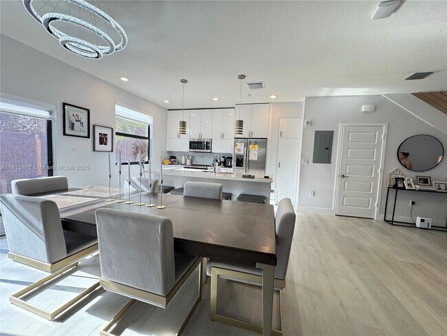 Foto del edificio - 10412 NW 82nd St
