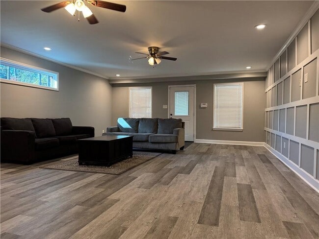 Foto del edificio - 207 E Maple Ave