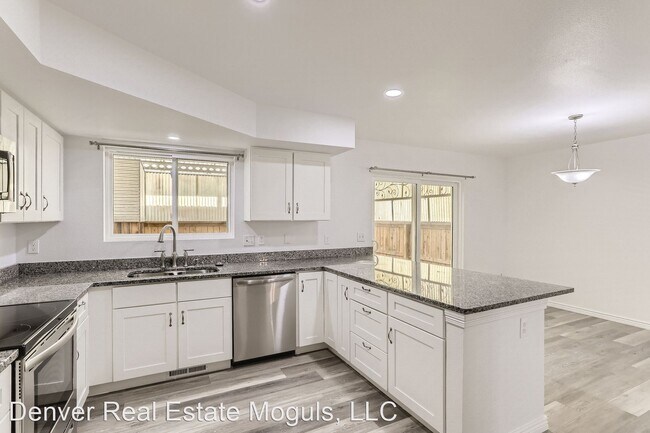 Foto del edificio - 3 br, 3.5 bath House - 9101 East Oxford Drive