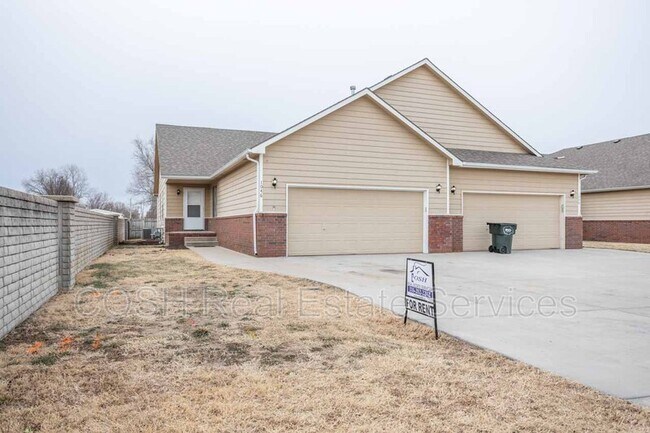 Foto del edificio - 1046 E Karla Ct