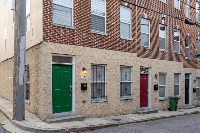 Foto del edificio - 132 N Duncan St