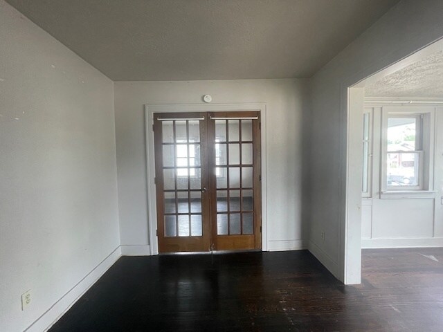 Foto del edificio - 915 E Mishawaka Ave