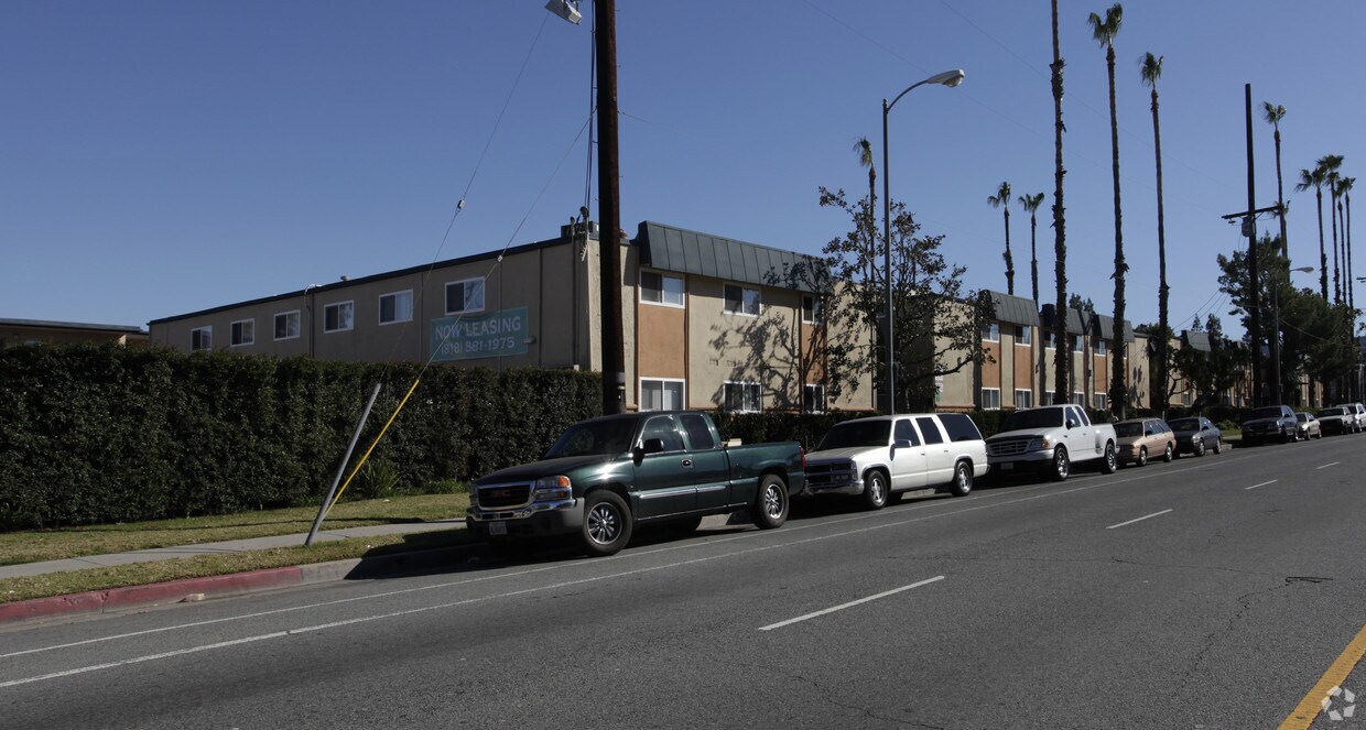 Building Photo - Tarzana Court