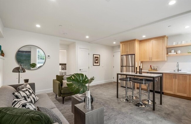 Building Photo - 2983 21st St