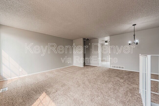 Foto del edificio - 4560 Eureka Ct