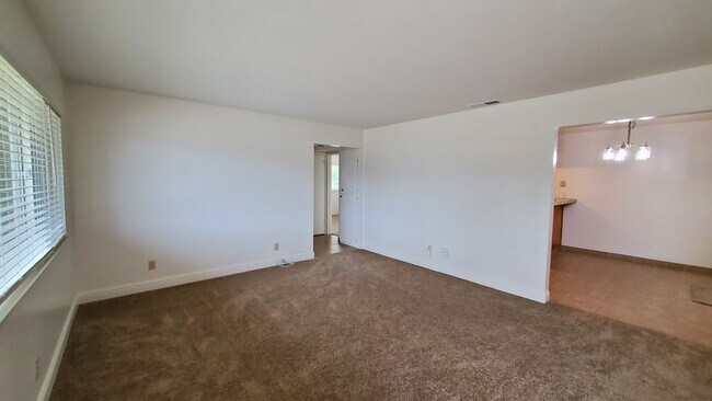 Foto del edificio - 6988 McQuillan Cir