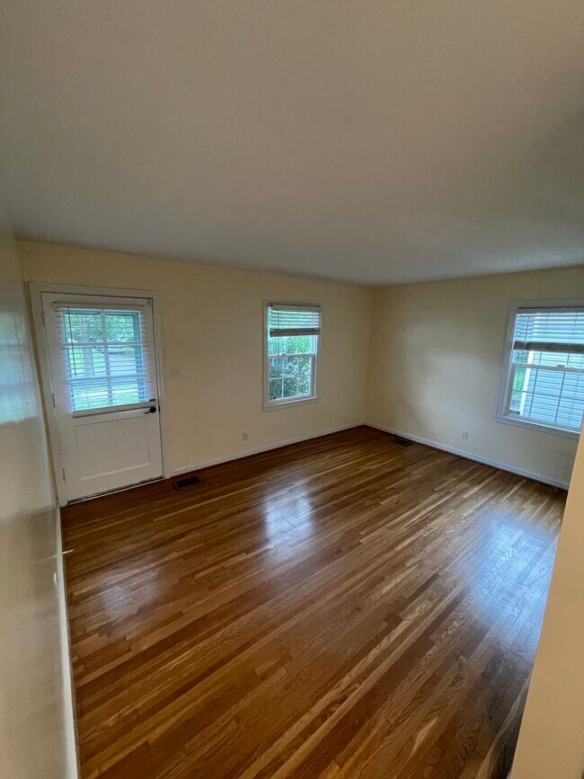 Foto del edificio - Cute 2 Bedroom Home Near The Fair Grounds