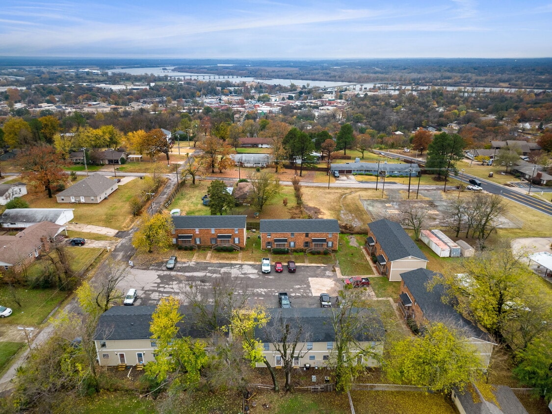 Primary Photo - Hillside Townhomes