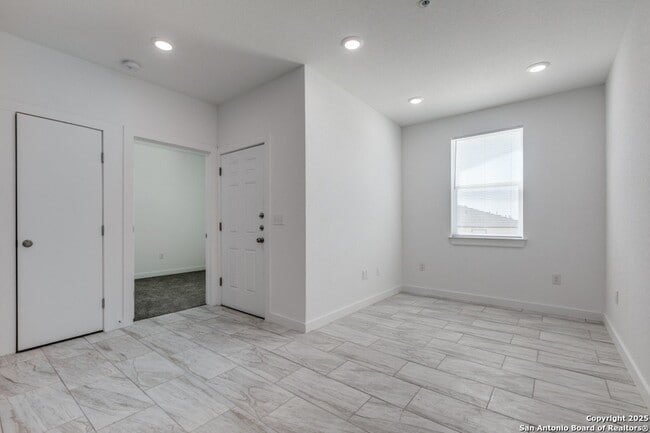 Foto del edificio - 5415 Ingram Rd