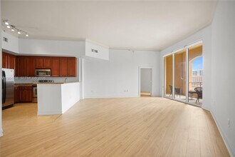 Building Photo - 3001 NE 185th St