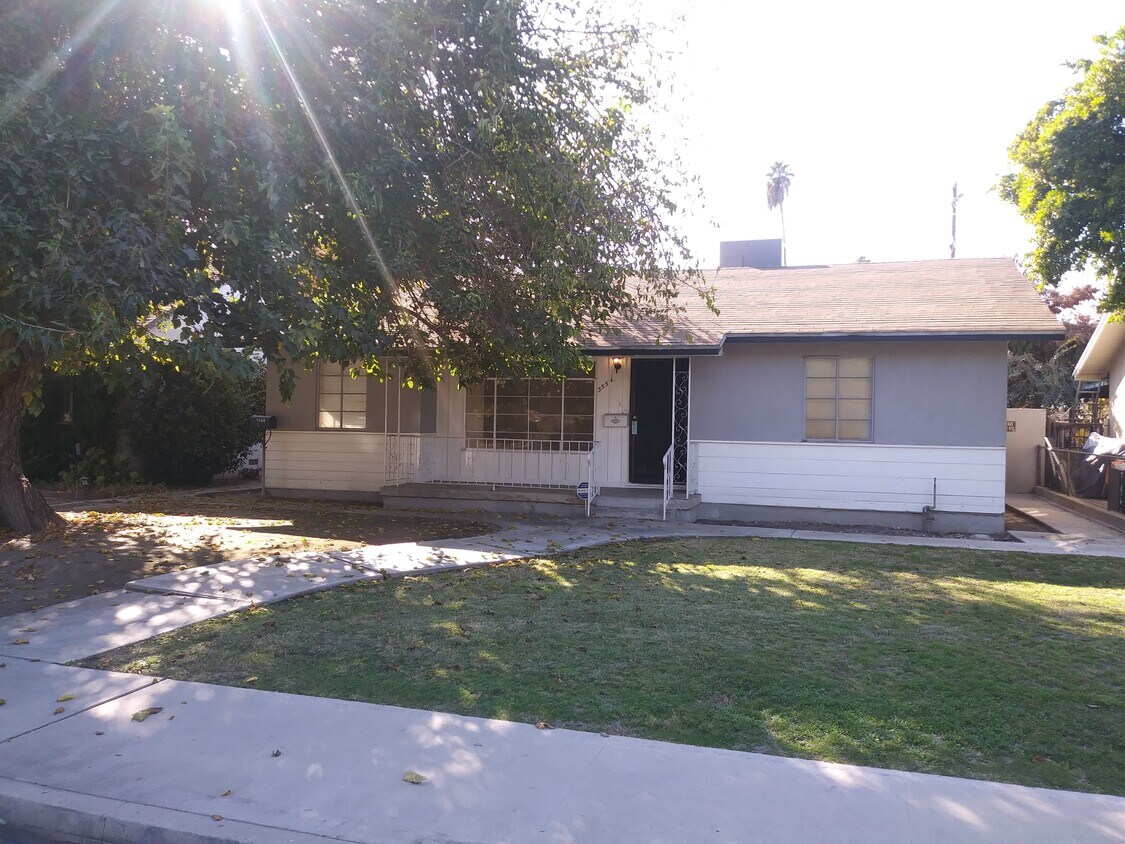 355 Olive St Unit 355 1/2 Olive street, Bakersfield, CA 93304