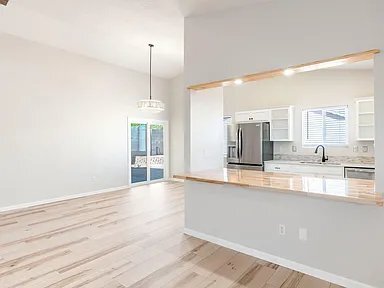 Foto del edificio - 10640 Rigoletto Dr NW