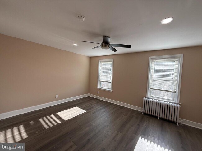 Foto del edificio - 2423 E Allegheny Ave