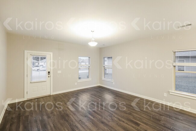 Building Photo - 117 Brookside Way